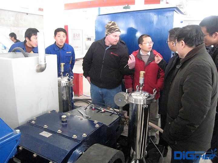 美國(guó)供應(yīng)商技術(shù)人員來(lái)工廠培訓(xùn)