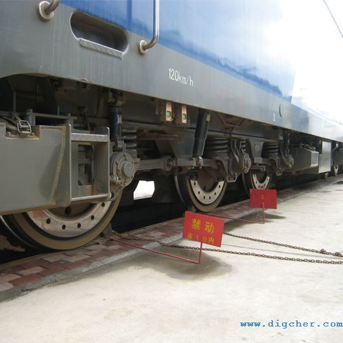 大功率牽引機(jī)車底盤清潔系統(tǒng) 02(e).jpg